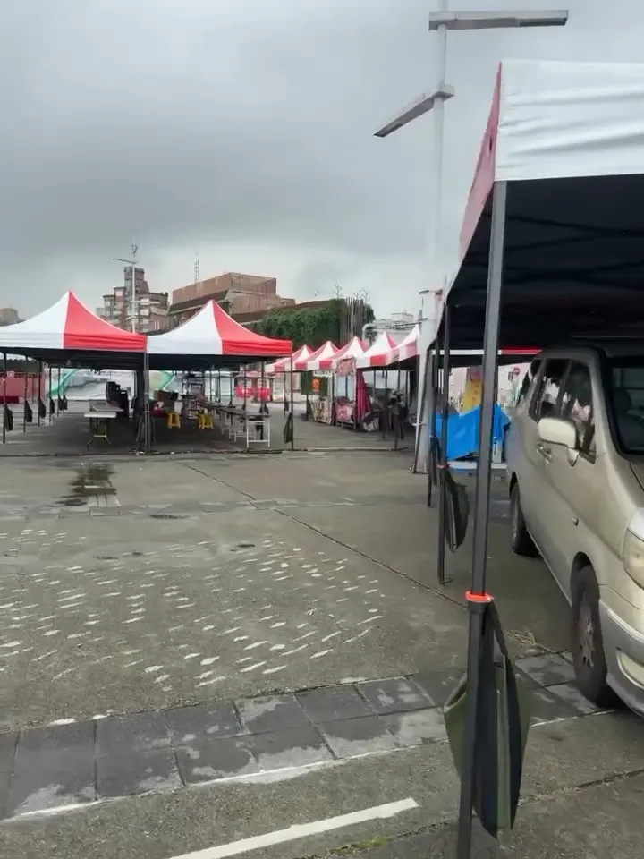 文：e.sam0928


避雷注意！大稻埕城隍文化祭市集
1. 臉書宣傳稱這是大稻埕最熱鬧、最潮、人潮眾多的… - 爆料公社