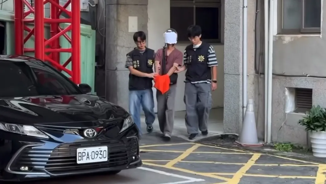 台中中區8日凌晨發生一起駭人命案，38歲陳姓護理師行經柳川東路與民權路口時，遭30歲林姓男子駕駛賓士車撞上。陳… - 爆料公社